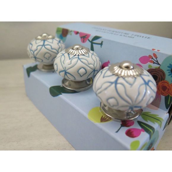 Instant Furniture Update Blue & White Decorative Ceramic Pull Knobs, Set Of 6 - Picture 3 of 8